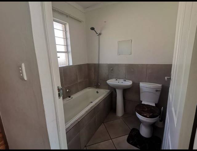 2 BEDROOM SIMPLEX FOR SALE IN ALBERTSDAL